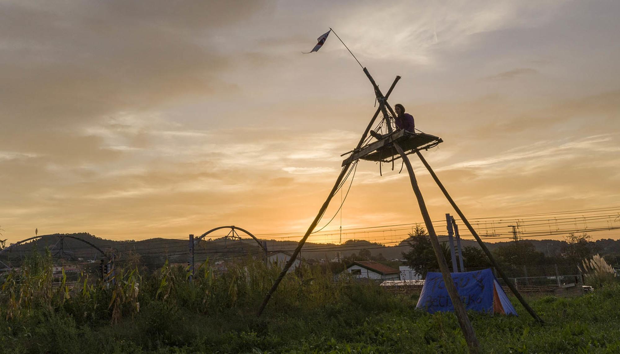 Protesta en Getxo contra la construcción de un párking junto al metro de Ibarbengoa